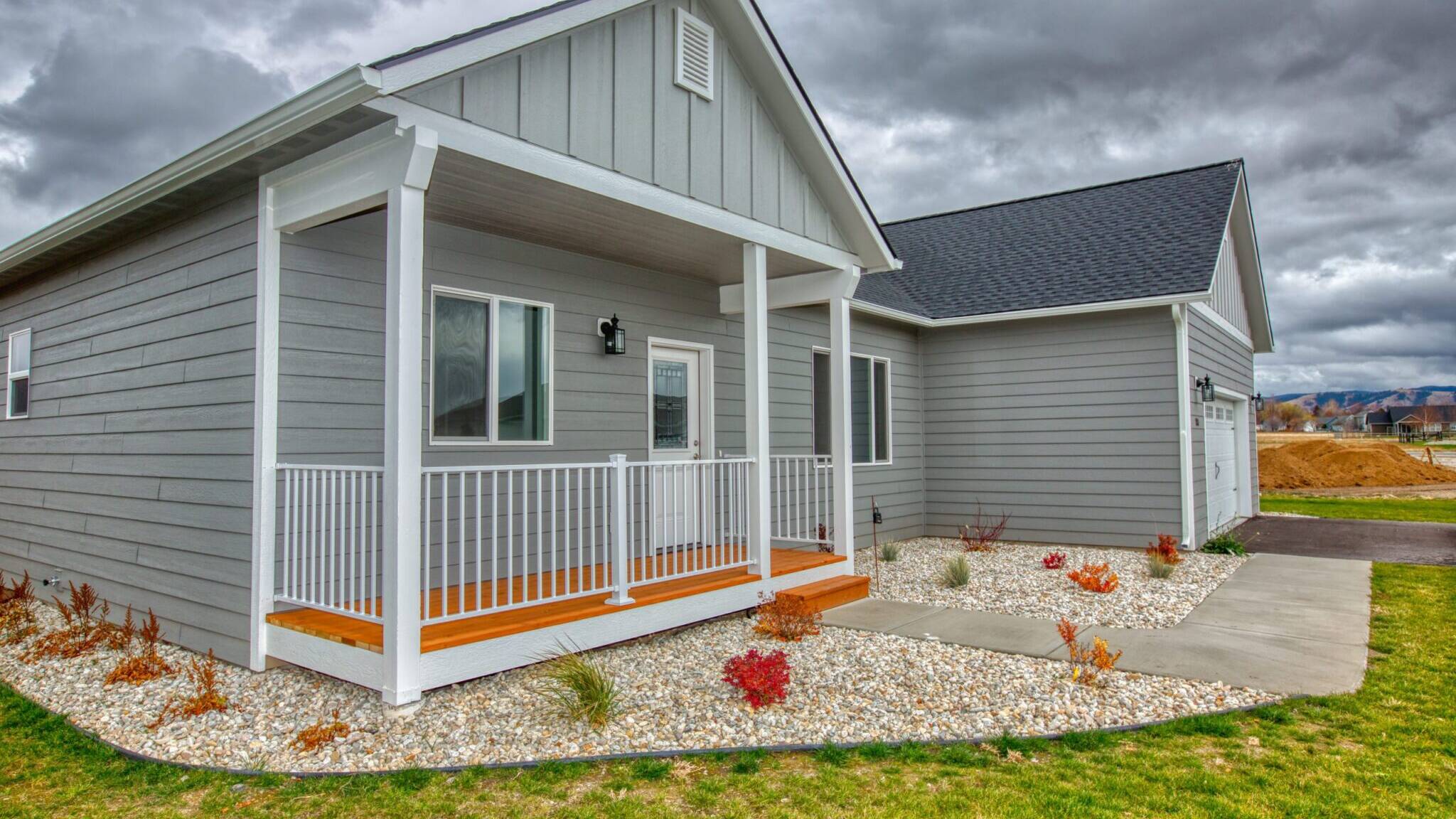 Front Exterior of the Canyon Ferry model home - built by Big Sky Builders in Hamilton, MT