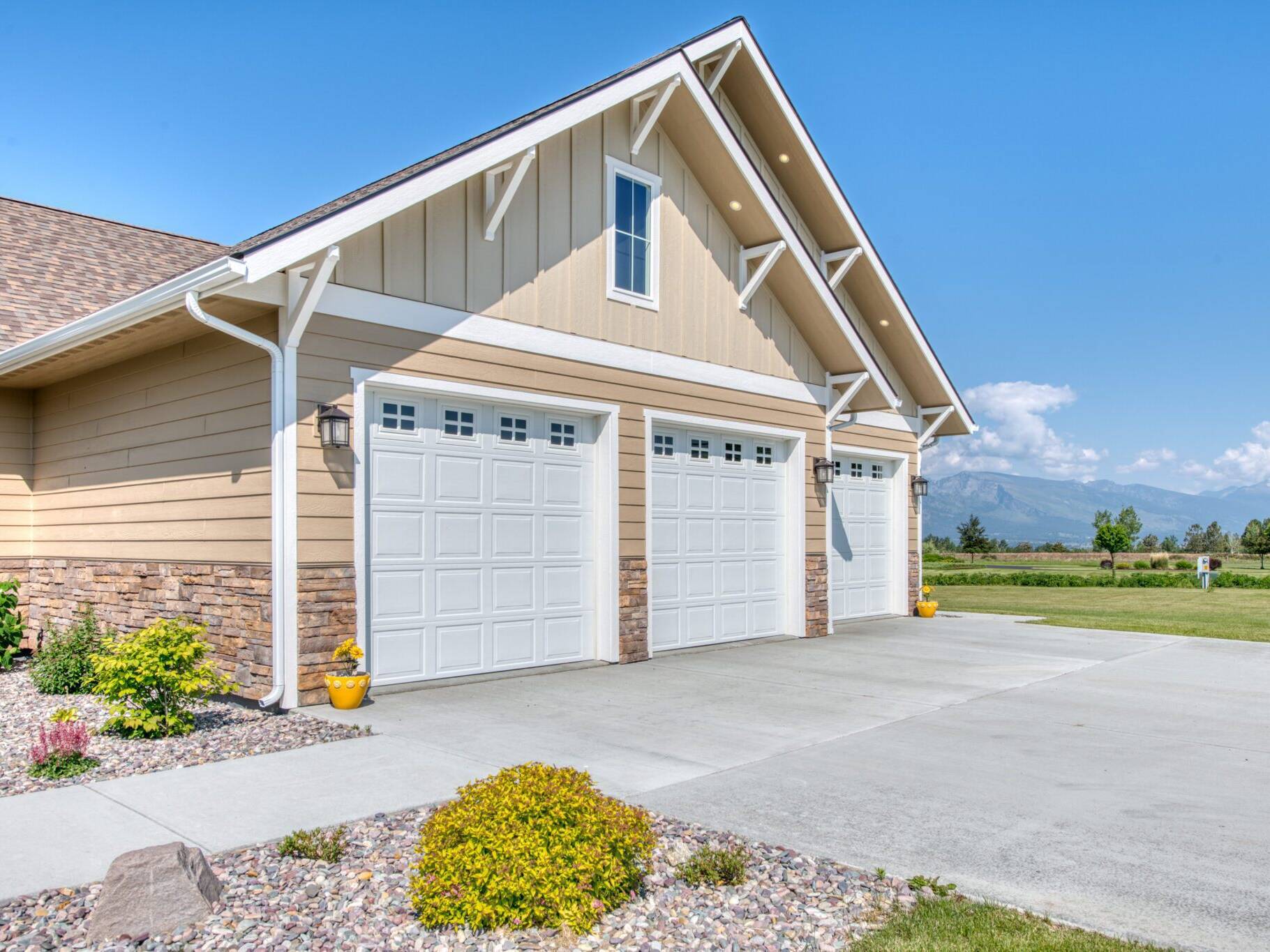 House exterior - front of the garage built by Big Sky Builders near Hamilton, MT