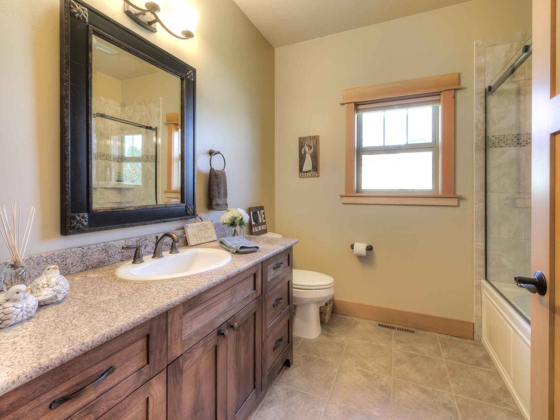 Guest bathroom in a custom home built by Big Sky Builders in Hamilton, Montana